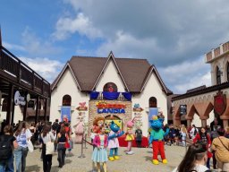 Rok szkolny 2023-2024 - 164 - 6B w Energylandii